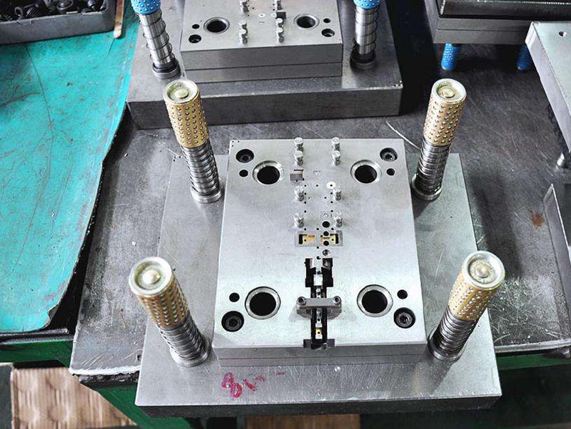 定远模具制造-01